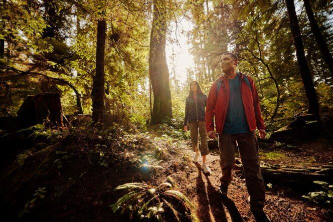 A couple walking on the trail in Stanley Park